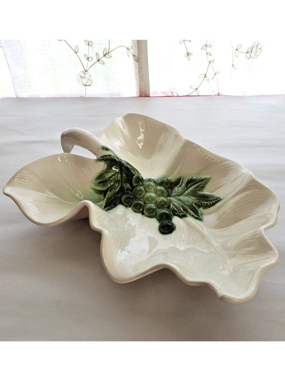 Hull Pottery Tuscany Console Bowl Centerpiece Dish 14" Grape Leaf vintage 1950s